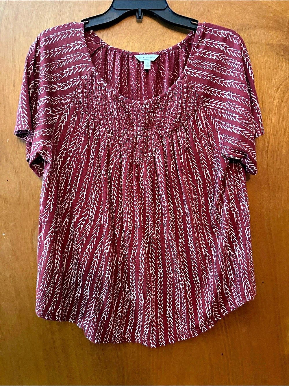 Lucky Brand Red Chevron Print Smocked Boat Neck Short Sleeve Blouse Burgundy &